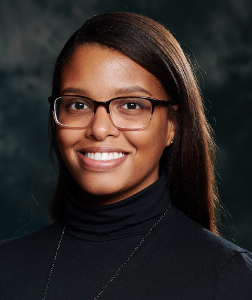 Elisa Feliz, Headshot.